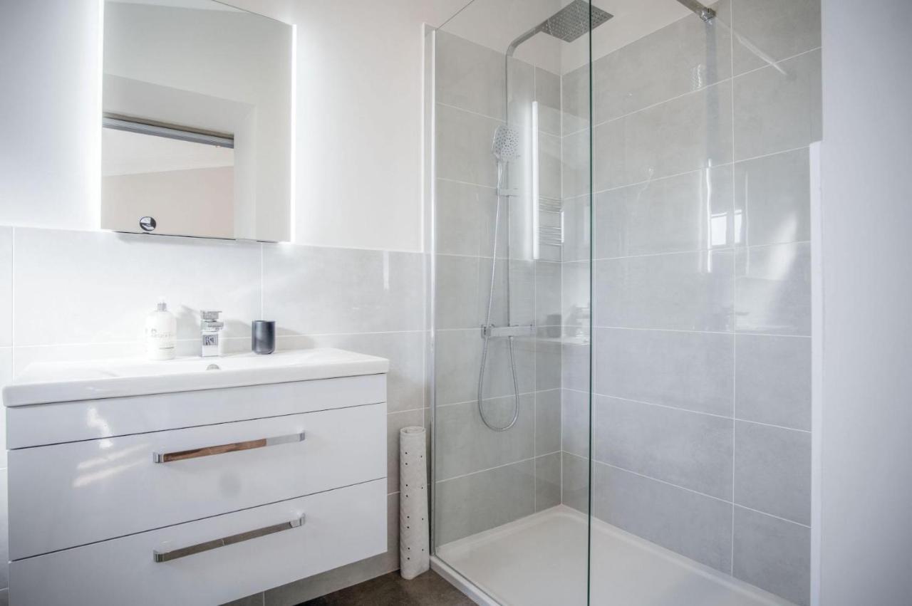 Swanlake Lodge - 3 Bedroom Holiday Home - Penally Bagian luar foto