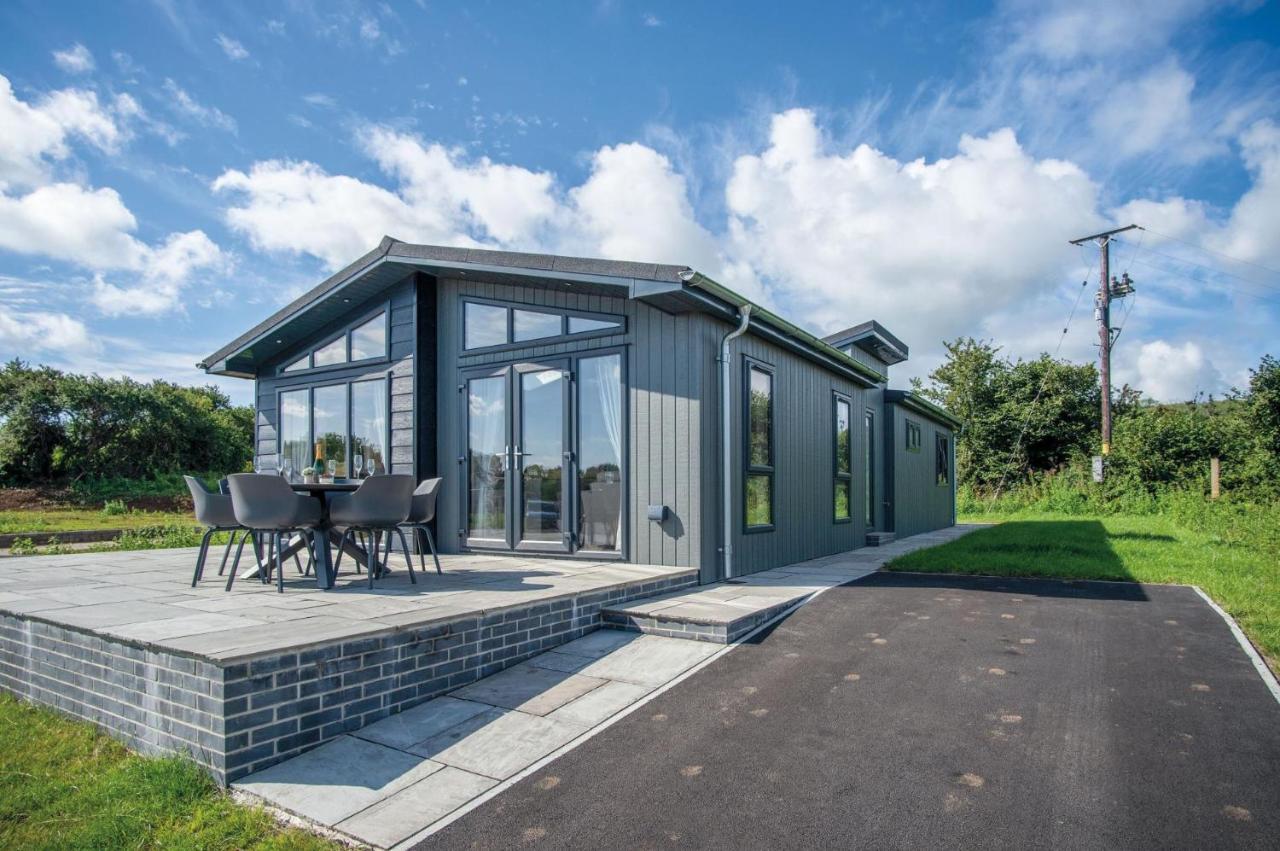 Swanlake Lodge - 3 Bedroom Holiday Home - Penally Bagian luar foto