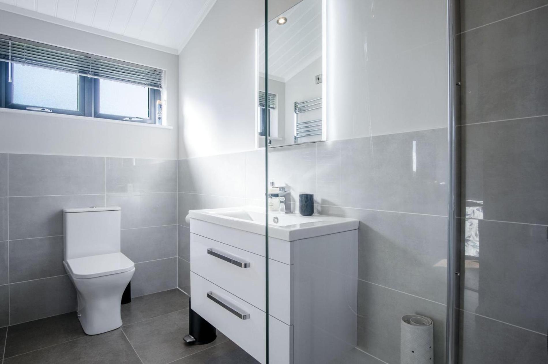 Swanlake Lodge - 3 Bedroom Holiday Home - Penally Bagian luar foto